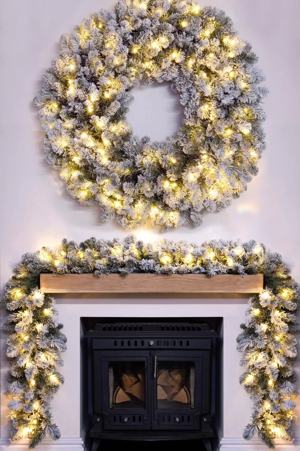 Christmas Tree World 120cm Pre-lit Flocked Thick Wide Arbor Vitae Wreath< Pre-Lit Christmas Wreaths