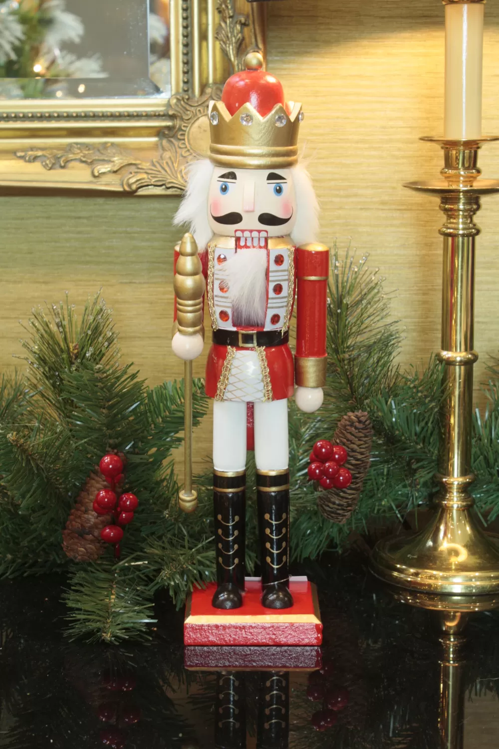 Christmas Tree World 36.5cm Nutcracker With Crown & Sceptre< Nutcracker Soldiers | Christmas Tree Accessories