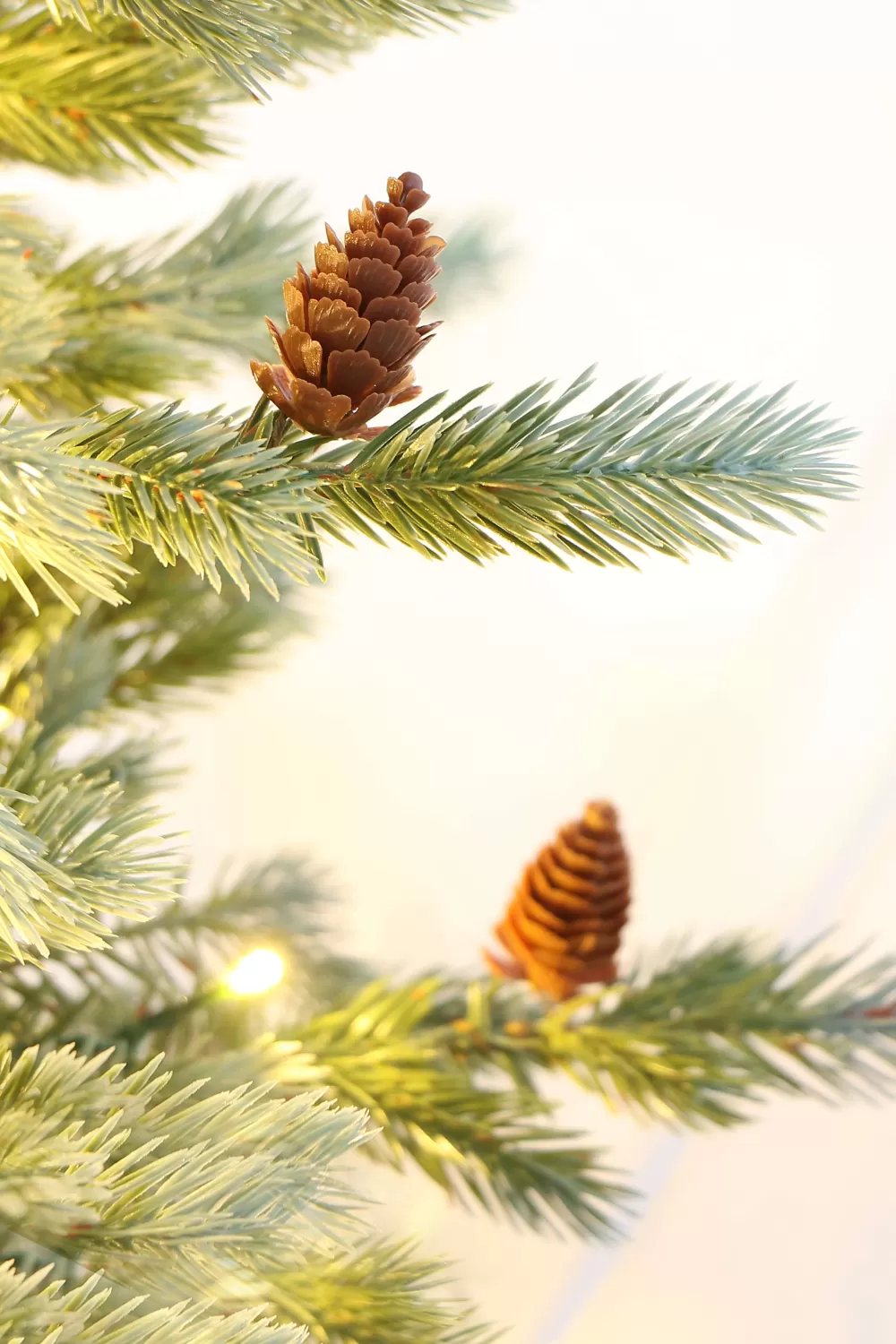 Christmas Tree World The 4ft Pre-lit Cairngorm Pine Potted Tree (Indoor/Outdoor)< 4 Foot Pre Lit Christmas Trees | Outdoor Christmas Trees