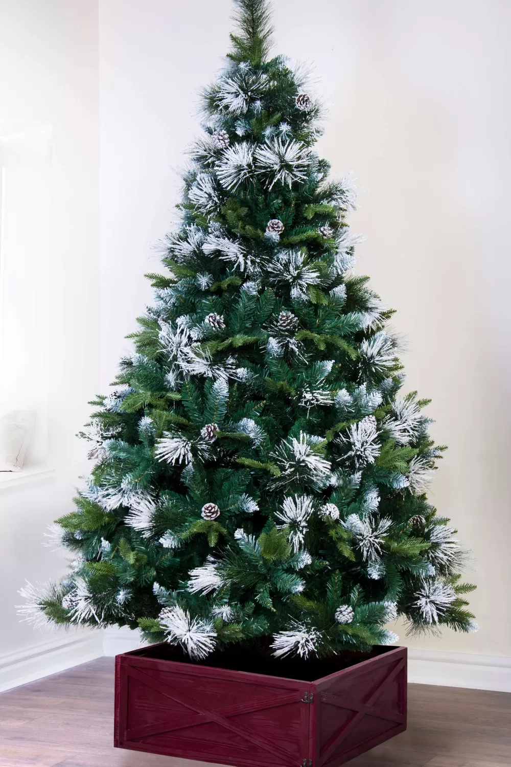 Christmas Tree World The 4ft Snowy Scots Pine Tree< Snowy Christmas Trees