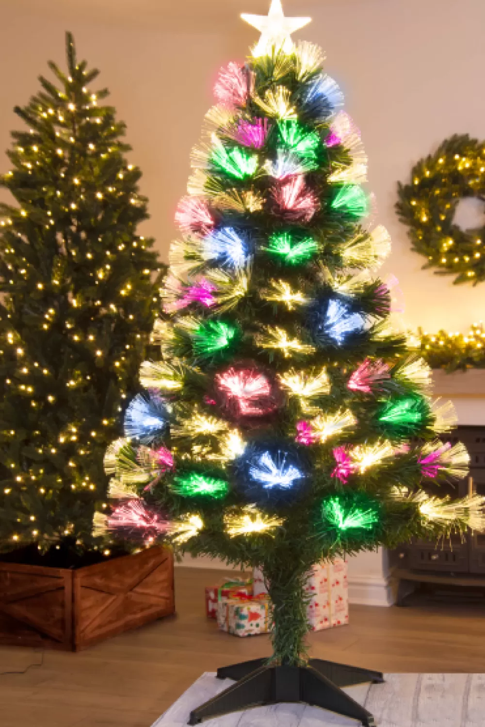 Christmas Tree World The 4ft Vesuvius Fir Fibre Optic Christmas Tree< 4 Foot Fibre Optic Trees | 4 Foot Pre Lit Christmas Trees