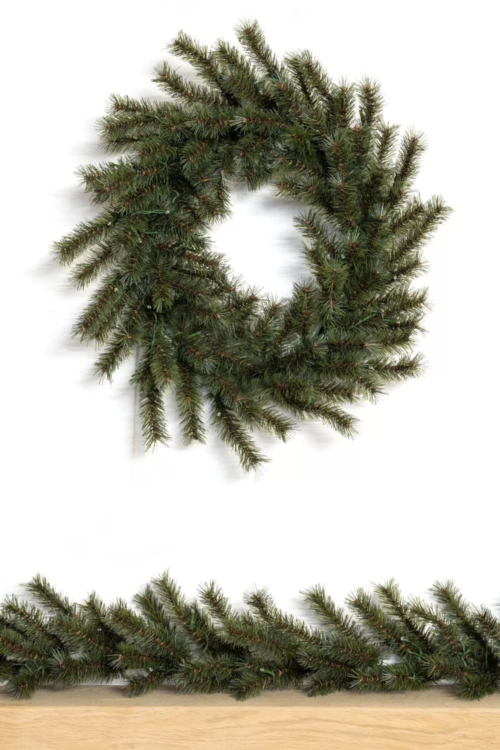 Christmas Tree World The 60cm Matterhorn Pine Wreath< Outdoor Christmas Wreaths | Outdoor Christmas Wreaths