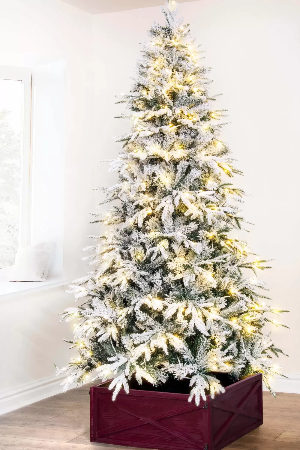 Christmas Tree World The 8ft Pre-Lit Snowy Alpine Tree Warm White< 8 Foot Pre Lit Christmas Trees | Snowy Christmas Trees