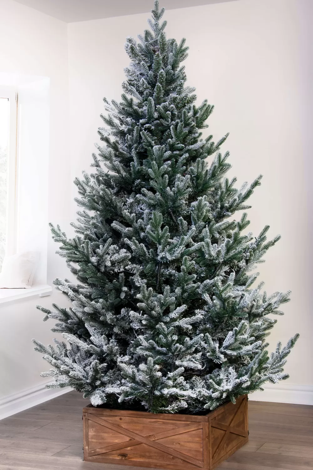 Christmas Tree World The Frosted Ultra Mountain Pine (6ft To 7ft)< Snowy Christmas Trees | Unlit Christmas Trees