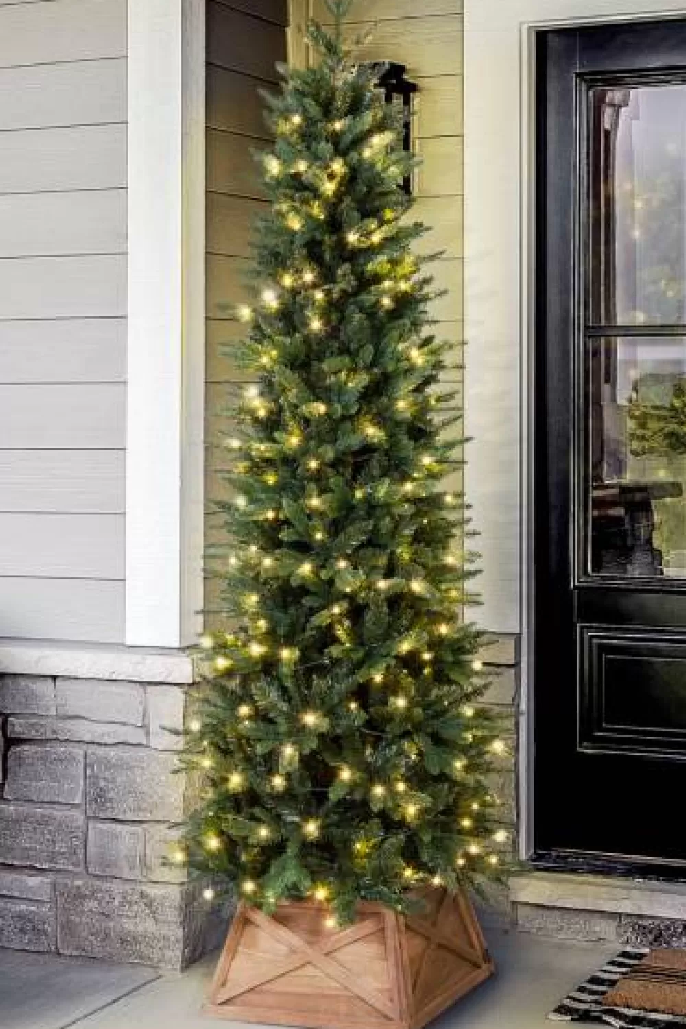 Christmas Tree World The Outdoor Pre-lit Ultra Slim Mixed Pine (6ft-8ft)< Outdoor Led Trees | Pre-Lit Christmas Trees