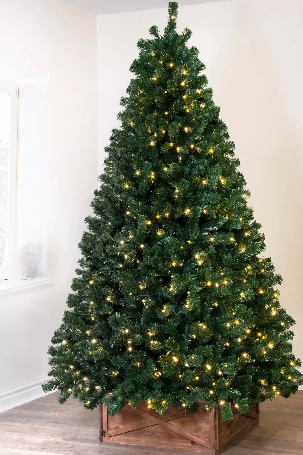 Christmas Tree World The Pre-lit 10ft Vanda Verde Fir Tree< 10 Foot Pre Lit Christmas Trees | Pre-Lit Christmas Trees