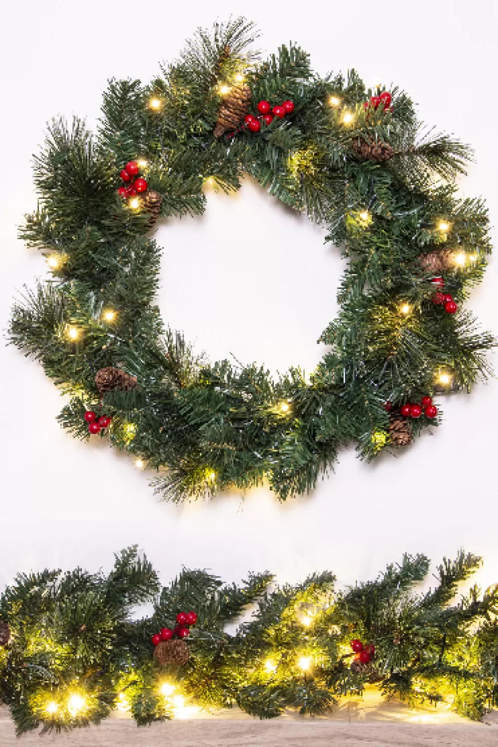 Christmas Tree World The Pre-lit 60cm Majestic Dew Pine Wreath< Pre-Lit Christmas Wreaths