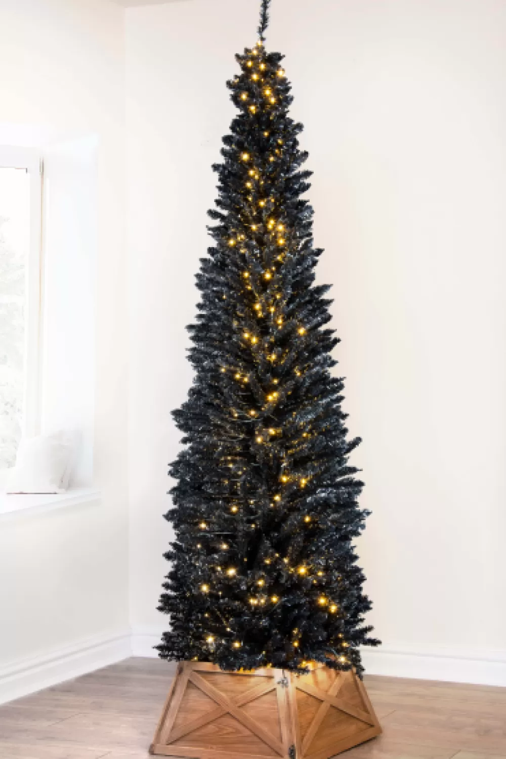 Christmas Tree World The Pre-Lit Black Italian Pencilimo Tree< Pre-Lit Christmas Trees