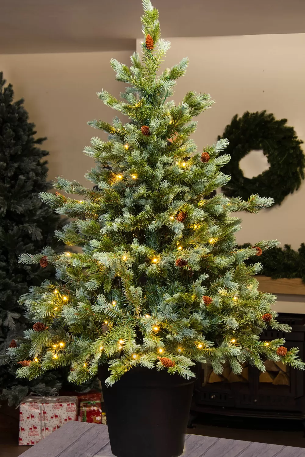Christmas Tree World The Pre-lit Cairngorm Pine Potted Tree (3ft To 5ft)< Outdoor Led Trees | Pre-Lit Christmas Trees