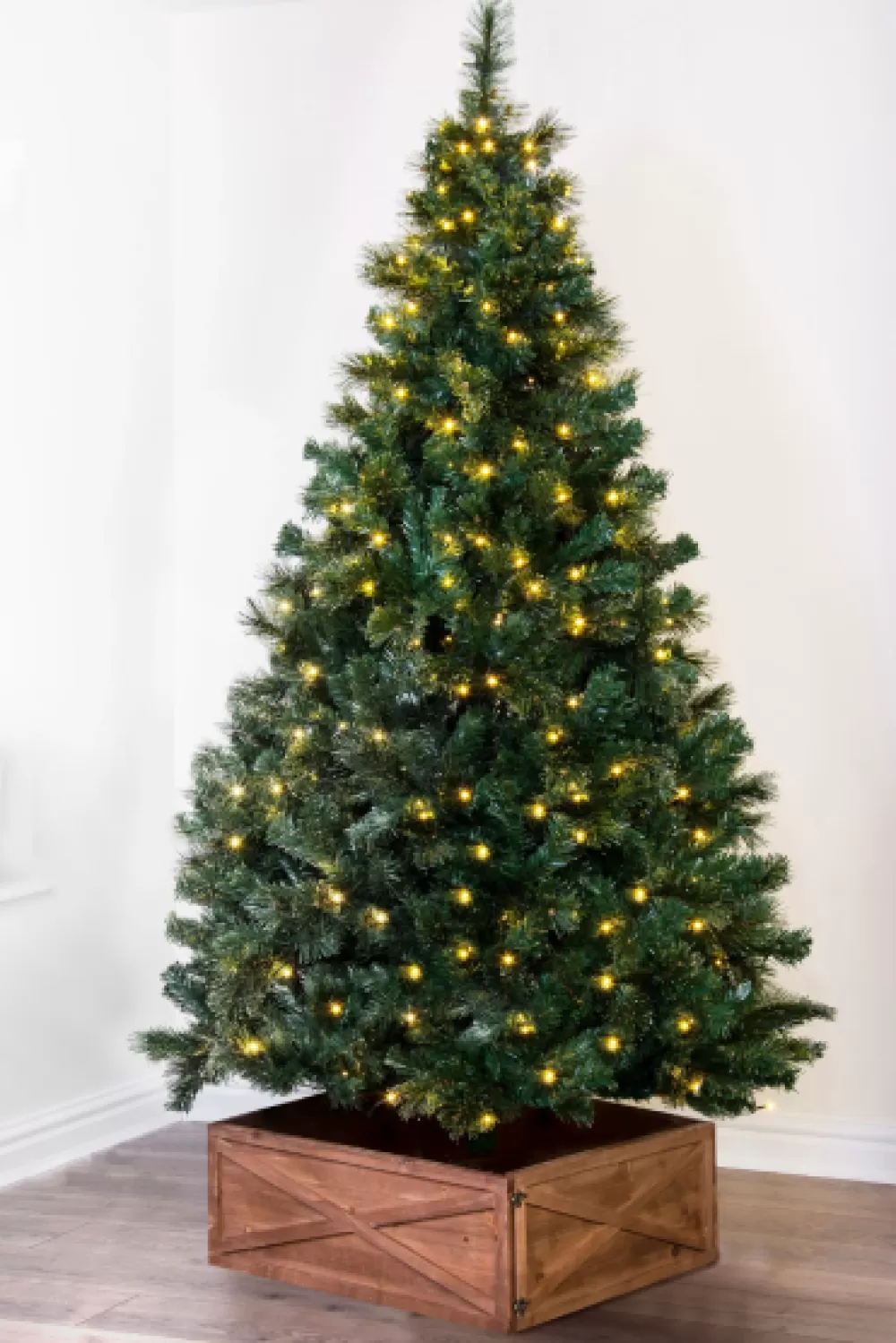 Christmas Tree World The Pre-lit Majestic Dew Pine Tree (3ft To 12ft)< Pre-Lit Christmas Trees