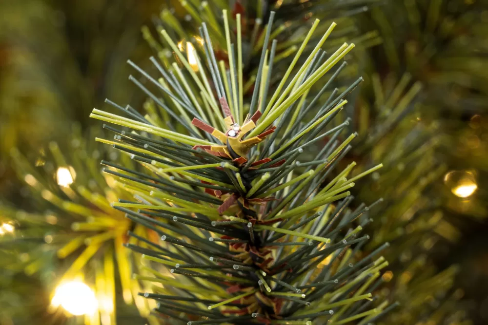 Christmas Tree World The Pre-lit Matterhorn Pine - Warm White (5ft To 8ft)< Pre-Lit Christmas Trees