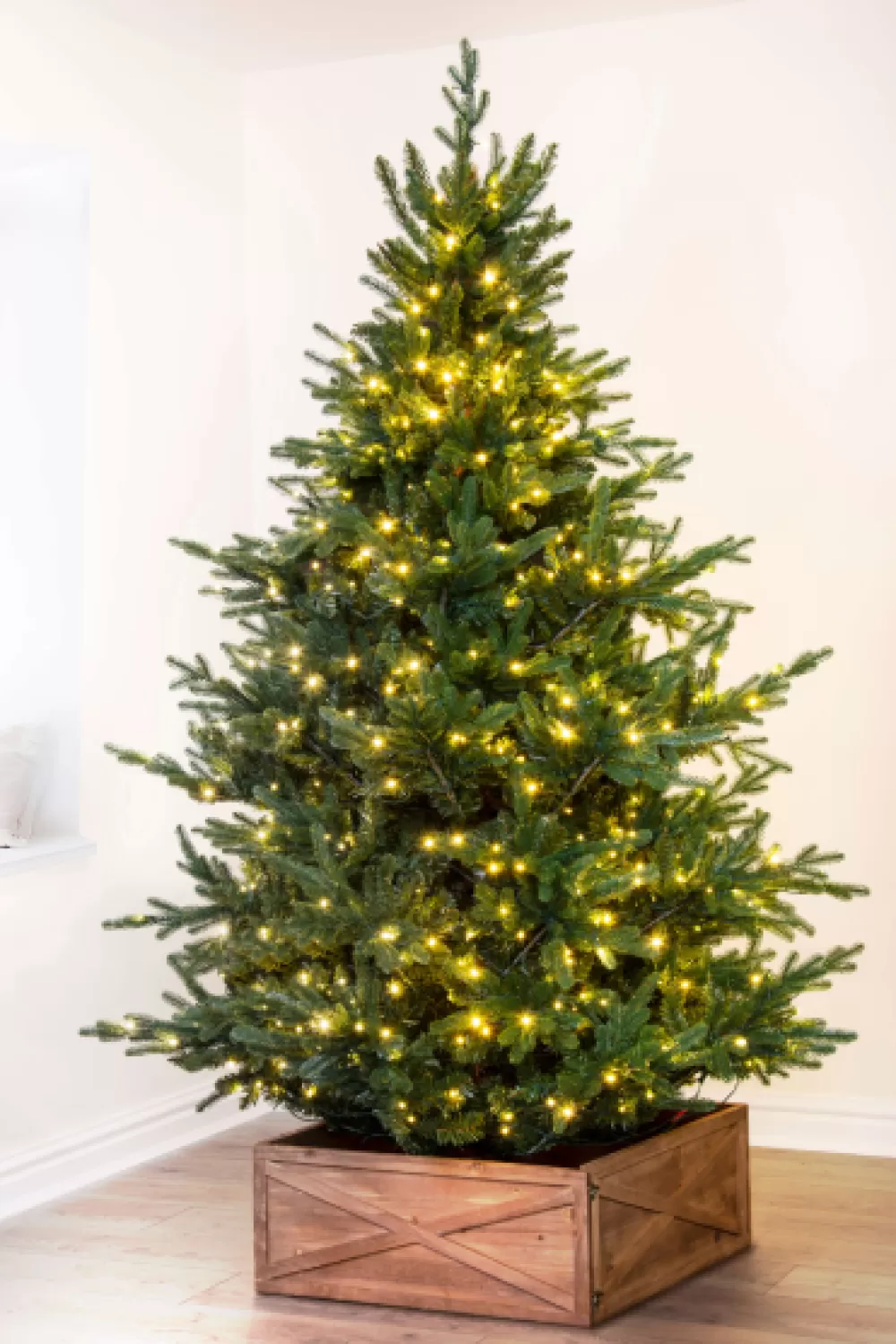 Christmas Tree World The Pre-lit Ultra Mountain Pine (4ft To 10ft)< Pre-Lit Christmas Trees