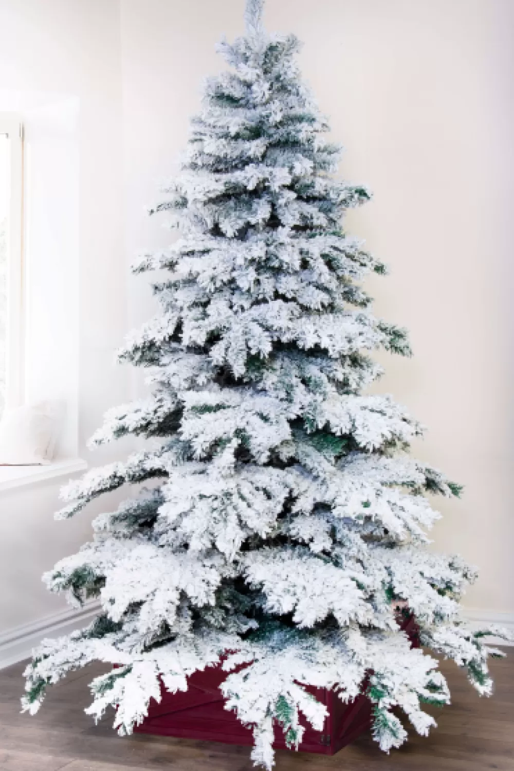 Christmas Tree World The Snow White Fir (5ft To 8ft)< Unlit Christmas Trees | Snowy Christmas Trees