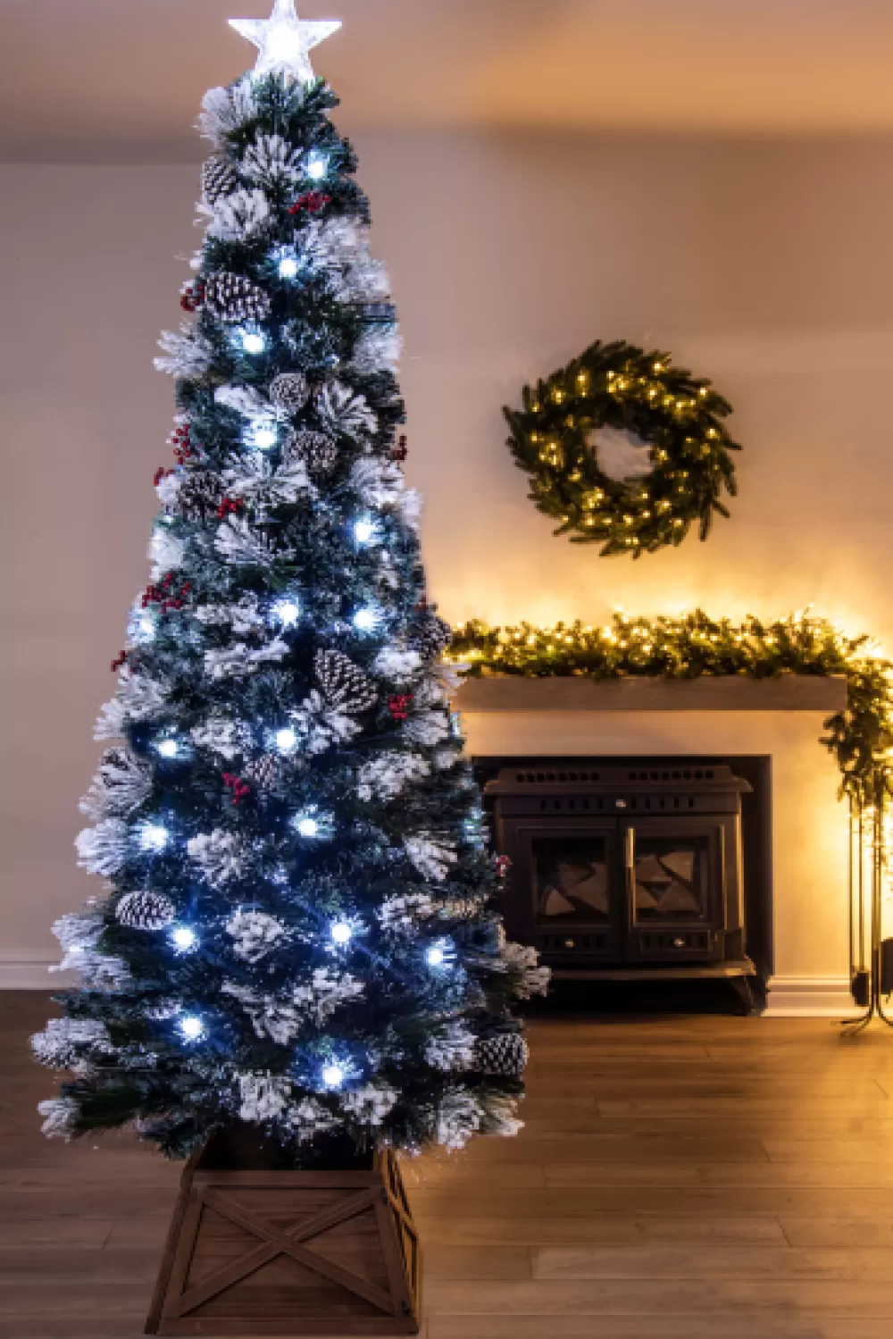 Christmas Tree World The Snowy LED Frosted Pine Fibre Optic Tree< Snowy Christmas Trees | Fibre Optic Christmas Trees