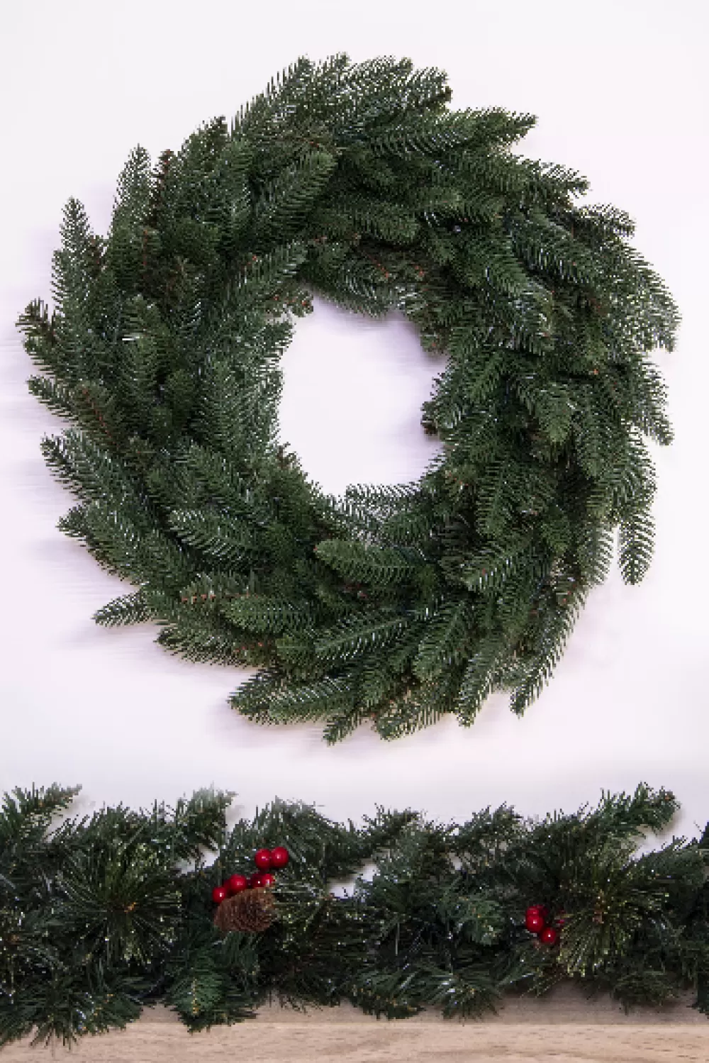 Christmas Tree World The Ultra Mixed Pine Wreath (50cm-60cm)< Outdoor Christmas Wreaths | Outdoor Christmas Wreaths