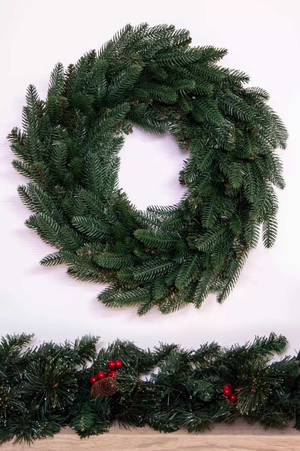 Christmas Tree World The Ultra Mixed Pine Wreath (50cm-60cm)< Outdoor Christmas Wreaths | Outdoor Christmas Wreaths