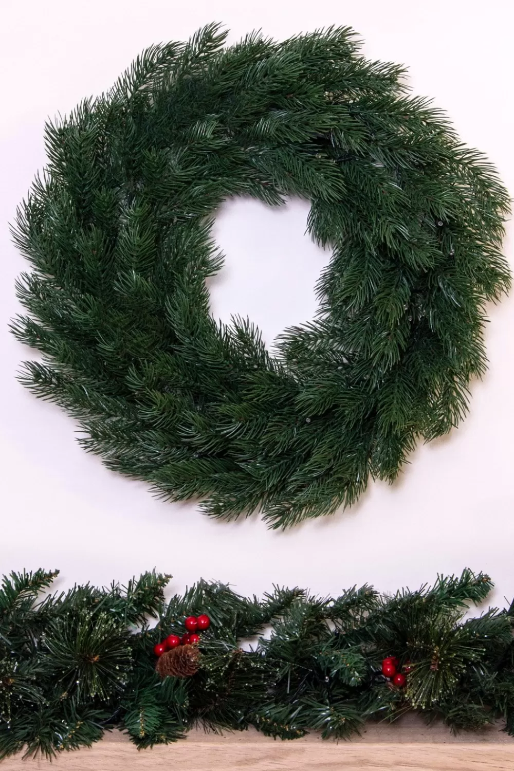 Christmas Tree World The Vivente Fir Wreath (100% PE 50cm-60cm)< Outdoor Christmas Wreaths | Outdoor Christmas Wreaths